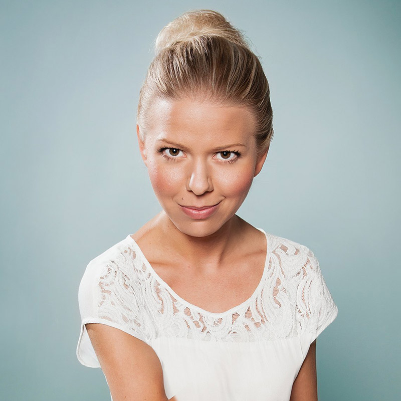 Filmbutiikin tuotantojohtaja Liisa Lehto karikatyrisoituna.